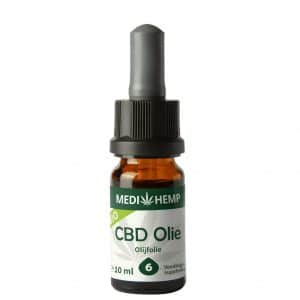 En flaske Medihemp CBD Olie RAW 5% på en hvid baggrund.